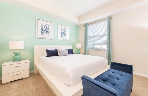 Historic Downtown Kissimmee Apartment | Amazing 3 bedroom condo with Star Wars bedroom