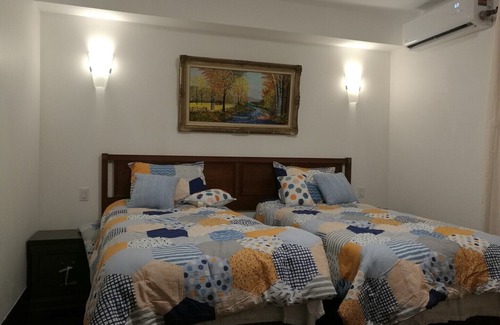 Stratford House | Ambassador's Inn Next Door - Deluxe Suite(Suite 2) in Stratford