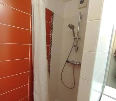Suresnes Apartment | Apartment ∙ 3 bedrooms ∙ 6 guests