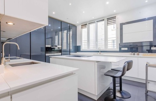 17th Arrondissement Apartment | Apartment 4 Bedrooms/4 Bathrooms/Paris 17