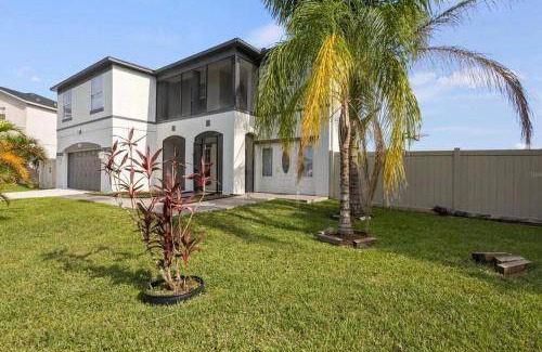Crescent Lakes Apartment | Apartment ∙ 5 bedrooms ∙ 9 guests