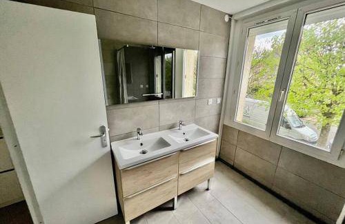 Vaires-sur-Marne Apartment | Apartment ∙ 2 bedrooms ∙ 6 guests
