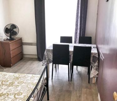 18th Arrondissement Apartment | Appartement A deux pas de Montmartre