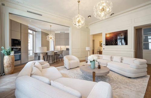 Champs-Elysees Apartment | Appartement Avenue Montaigne