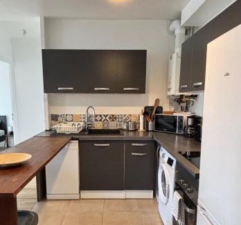 Rosny-sous-Bois Apartment | Appartement Cosy et calme - face à la gare Rosny-sous-Bois - 20mn de Paris et Disneyland