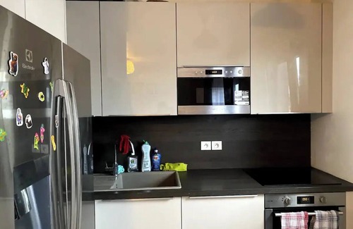 Colombes Apartment | Appartement de 3 chambres à 15 min de Paris, avec parking souterrain sécurisé.