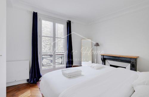 Quartier de la Porte-Saint-Denis Apartment | Appartement spacieux avec balcon au cœur de Paris