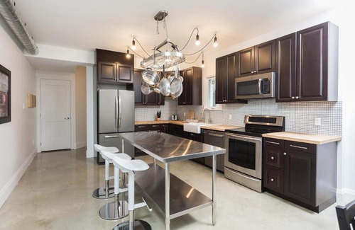 Kensington Market Apartment | Applewood Suites - Kensington Market