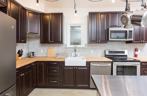 Kensington Market Apartment | Applewood Suites - Kensington Market