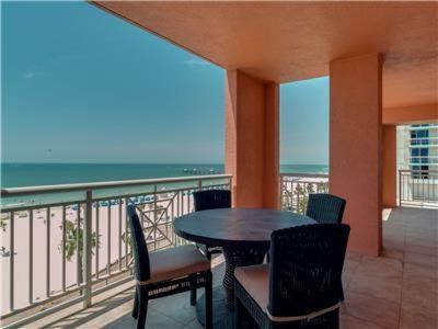 Clearwater Beach Apartment | Aqualea Hyatt Residences Suite 601 condo