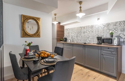Quartier des Grandes-Carrieres Apartment | Architect's Flat - 44m2 - MontMartre
