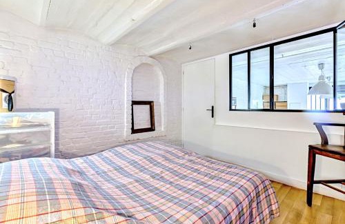 Clichy Apartment | Atelier Bleu Charmant petit Loft
