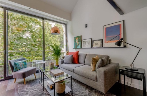 15th Arrondissement Apartment | B5 Loft Duplex 175Blo-Paris Convention