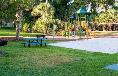 Kissimmee Condo | Barefoot Suites by Ascend Collection 1BR Suite, SUNDAY Check-In
