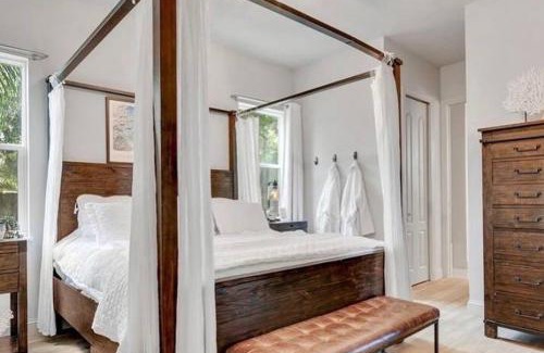 Gillespie Park House | Beach-town Pet-Friendly Downtown Home @ 10 acre Park-629