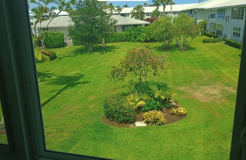 Ocean Ridge Apartment | Beachfront 1BR Retreat in Ocean Ridge, Steps from the beach