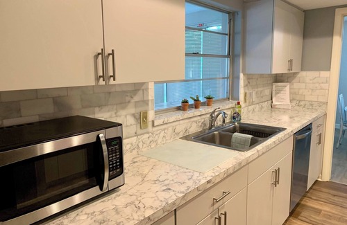 Clearwater House | Beautiful 3 bed 2 bath home by park