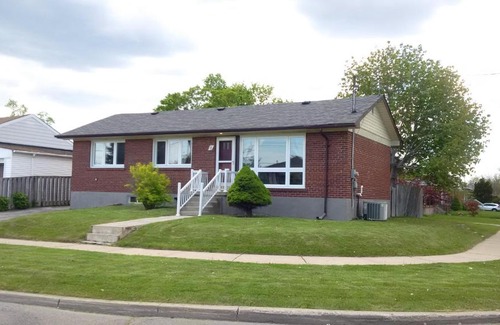 Wexford House | Beautiful Detached Clean and Spacious 6 Bedroom House - Toronto