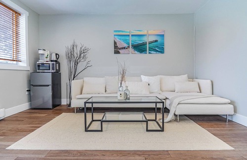Lakeview Apartment | Beautiful Lakehome in City with Private Pool😍
