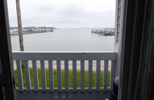 Fort Walton Beach Condo | Beautiful, quiet condo steps from the water! Bay/poolside AND across from beach!