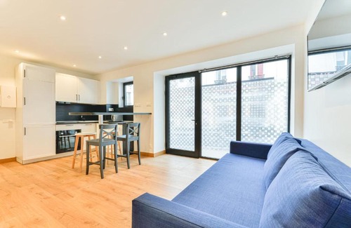 Belleville Apartment | Beautiful town house Buttes Chaumont/Belleville !