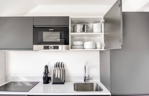 Les Halles Apartment | Blueground | Montorgueil, gym & elevator