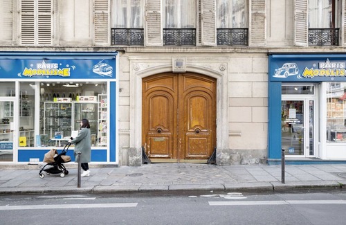 L'Europe Apartment | Blueground | Saint Georges, nr train station