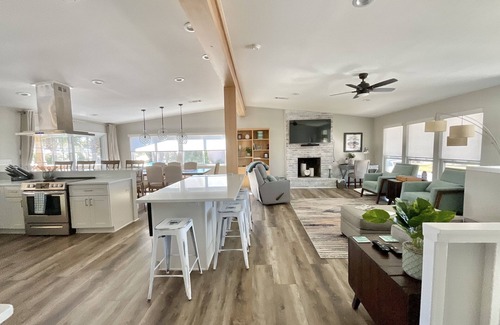 Gulf Breeze House | Boater’s Dream! Private Dock Gulf Access Pool Hot Tub Pet Friendly