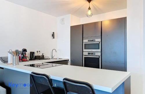 Villejuif Apartment | Botanic Oasis