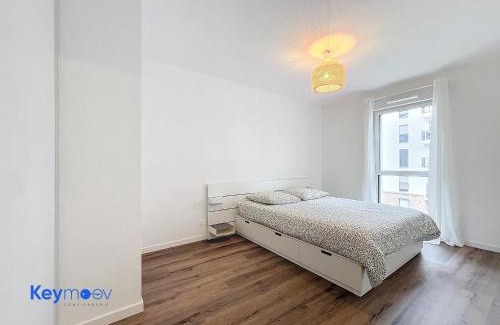 Villejuif Apartment | Botanic Oasis