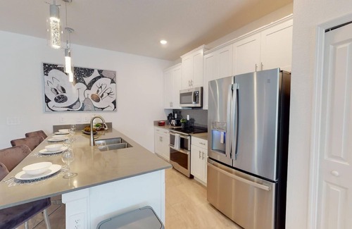Campbell House | Brand New - 5 Bed /4 Bath Home