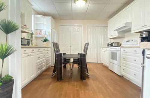 Amherstview House | Bright, spacious and walkout basement unit.n LCRL20230000513