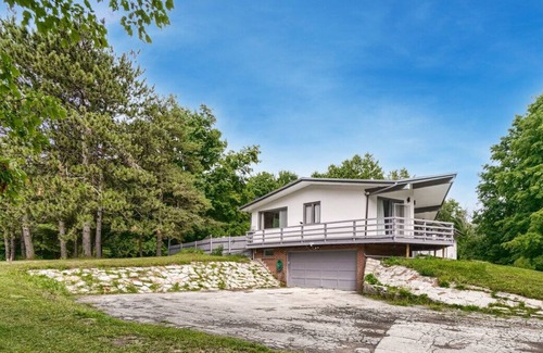 Caledon House | Caledon Private Living Estate! **Freshly Renovated**