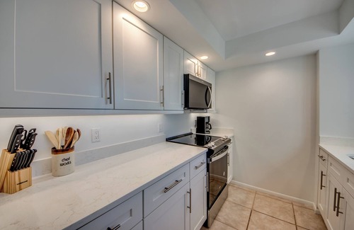 Fort Myers Beach Condo | Caper Beach #302: Beachfront Condo with Stellar View!