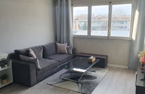 Le Pre-Saint-Gervais Apartment | Charmant et Spacieux Appartement aux Portes de Paris