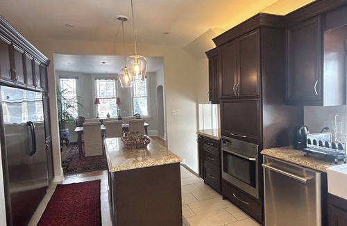 Dundas House | Charming 2-bedroom heritage house in the heart of village of Dundas in Hamilton