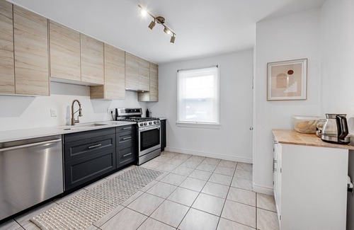 Earlscourt House | Charming 3 bedroom family home on quiet street in Toronto
