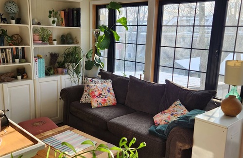 Leslieville House | Charming 3-bedroom house in Toronto with AC, WiFi, fitness equipment