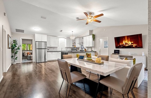 Hunt Club House | Charming 4-bedroom house with Heated Pool and stall in Loxahatchee