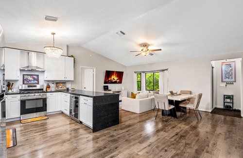 Hunt Club House | Charming 4-bedroom house with Heated Pool and stall in Loxahatchee