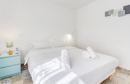 Les Gondoles Apartment | charming apartment near Orly, shops, RER