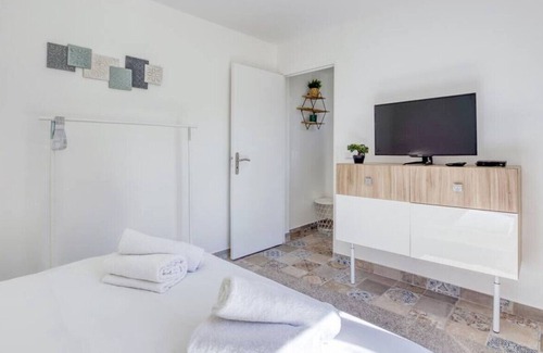 Les Gondoles Apartment | charming apartment near Orly, shops, RER