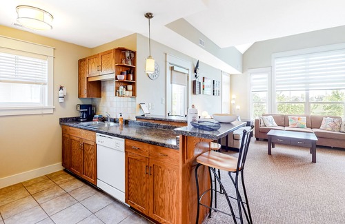 The Blue Mountains Condo | Charming Dog & Family-Friendly Blue Mountain Condo