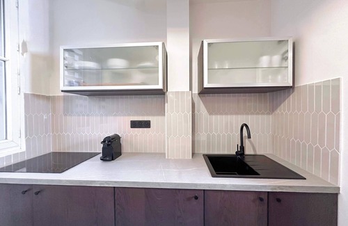 15th Arrondissement Apartment | Charming Flat with lift near Eiffel Tower for 5