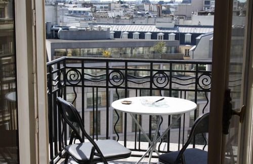 Quartier du Faubourg-Montmartre Apartment | Charming Studio with balcony in the heart of Paris.