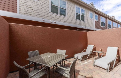 Crestwynd Bay House | Chic 4-BR Villa in Summerville, Close to Disney Fun!