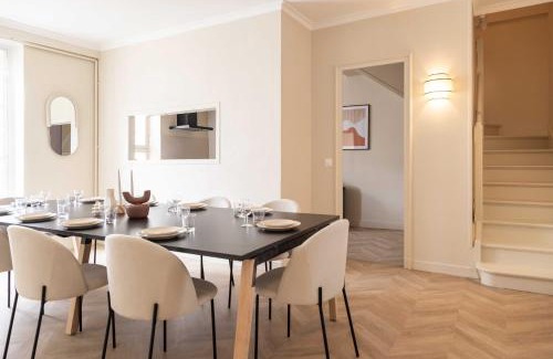 15th Arrondissement Apartment | Chic Apartment - 5BR - 10P - Grenelle - Eiffel Tower