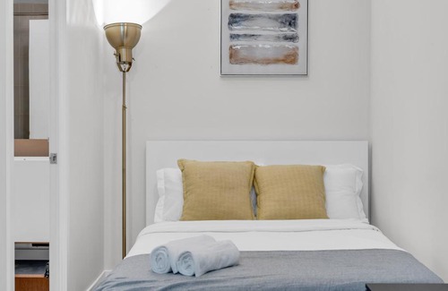 CityPlace Apartment | Chic Toronto Suite