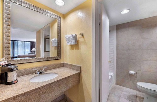 Florida Central Atlantic Coast Hotel | Clarion Inn Orlando International Drive - ICON Park