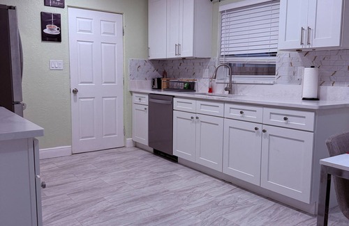 Pine Castle House | Classic 3-bedroom 2-ba house with WiFi, AC in fabulous Orlando